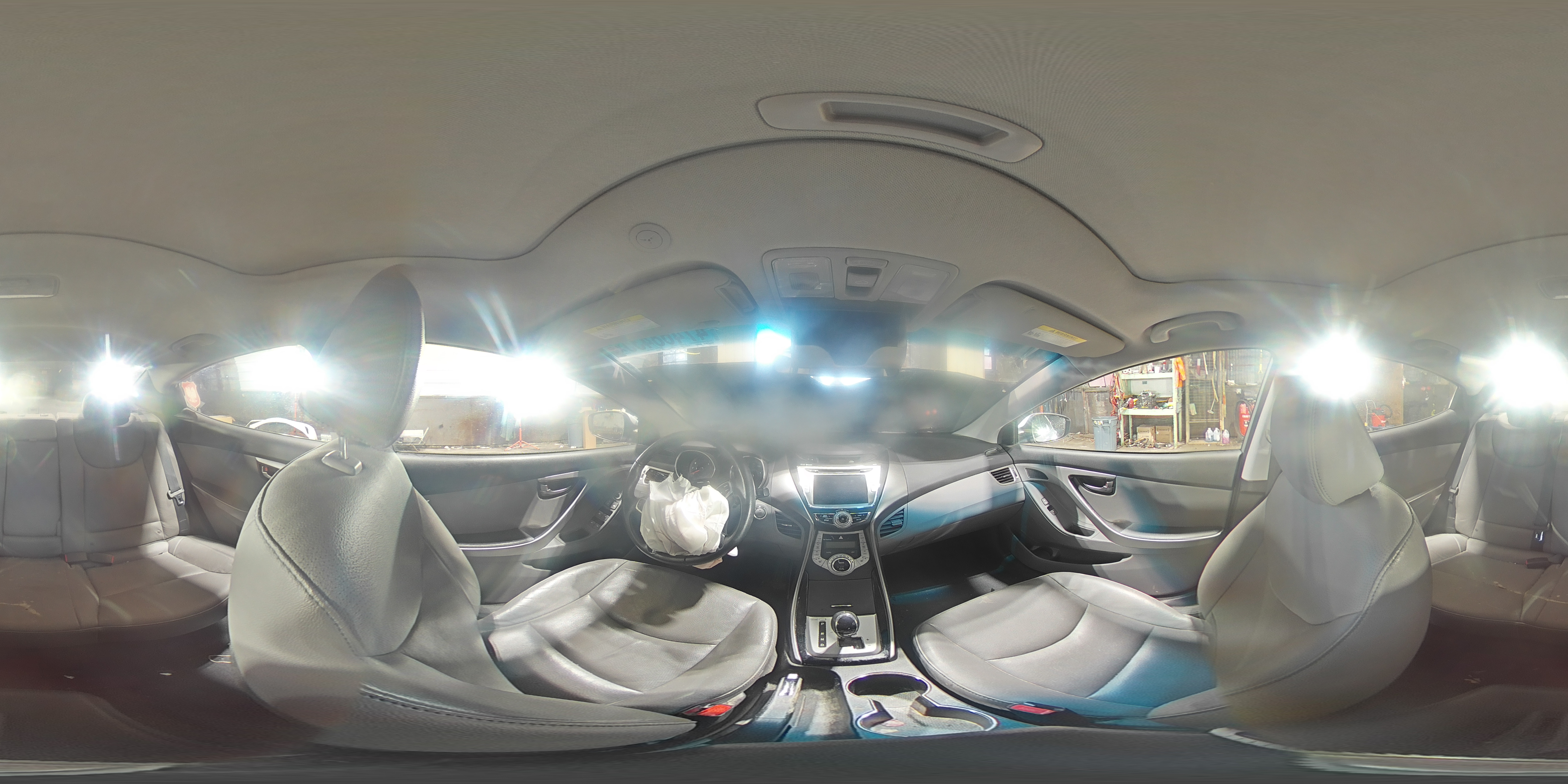 2013 Hyundai Elantra - Image 13