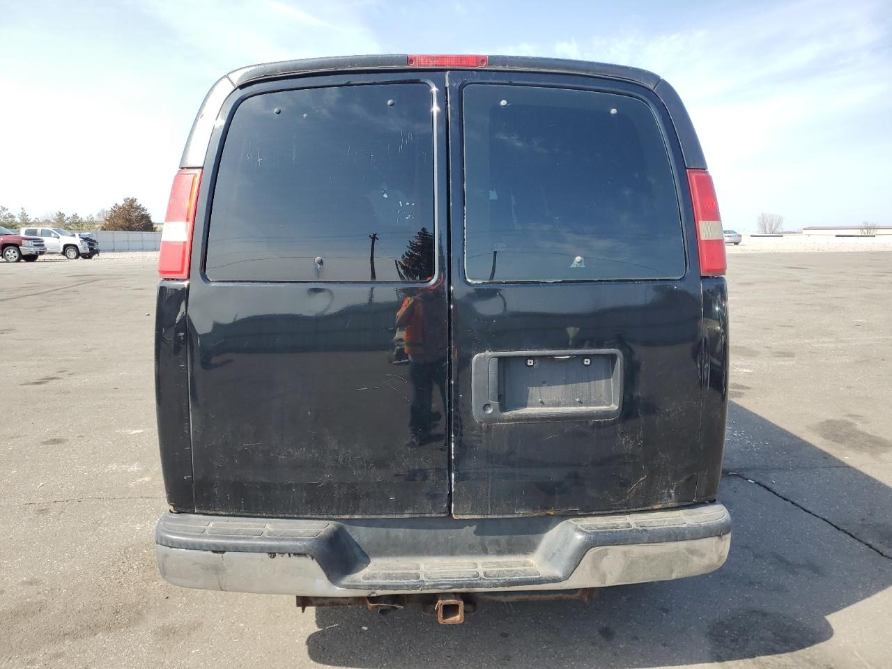 2008 GMC Savana - Image 6