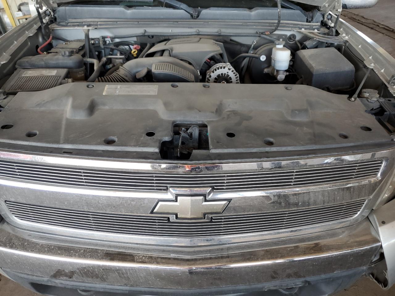 2007 Chevrolet Silverado - Image 11