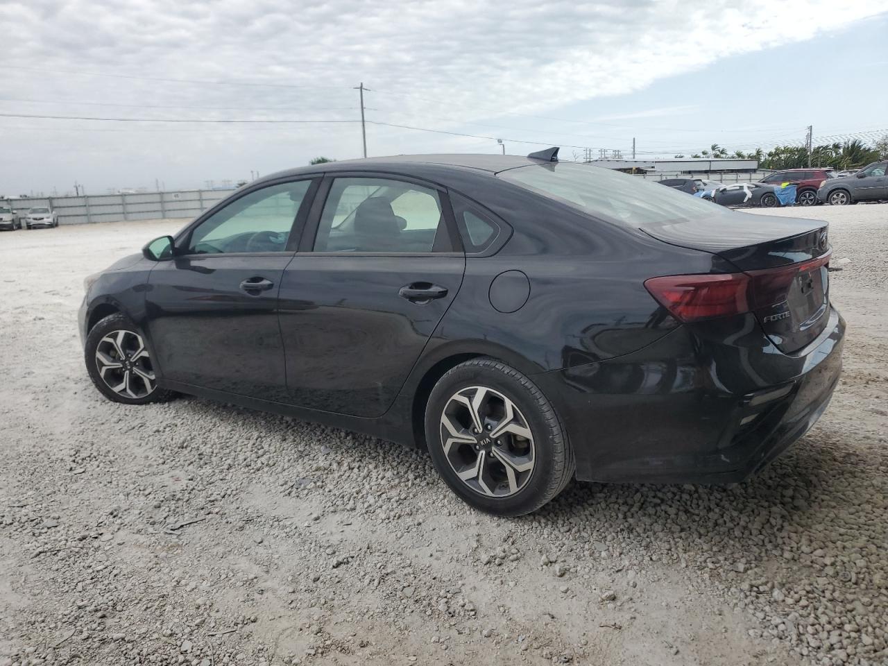 2019 Kia Forte - Image 2