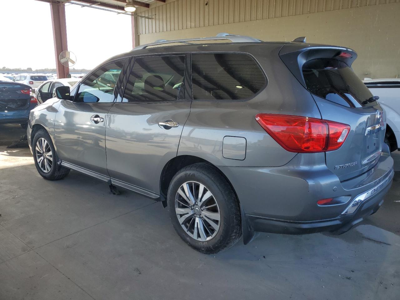 2020 Nissan Pathfinder - Image 2