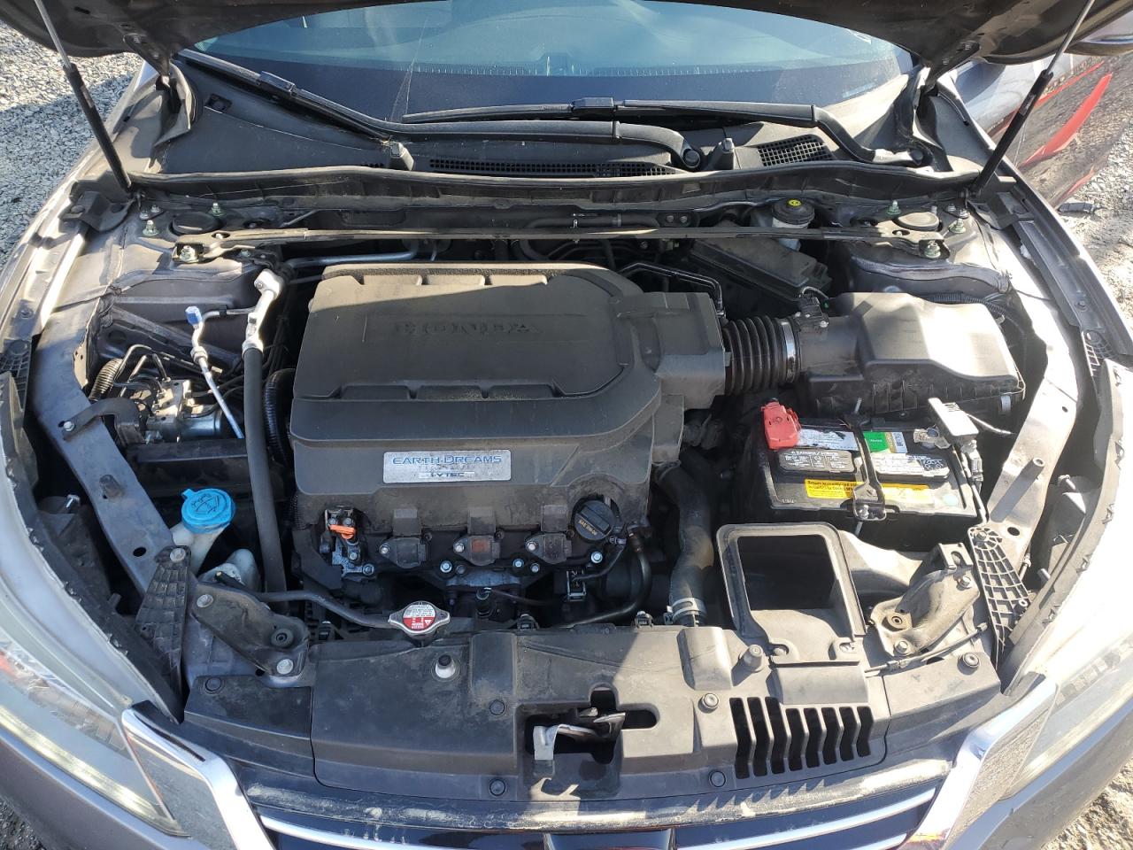 2015 Honda Accord - Image 11