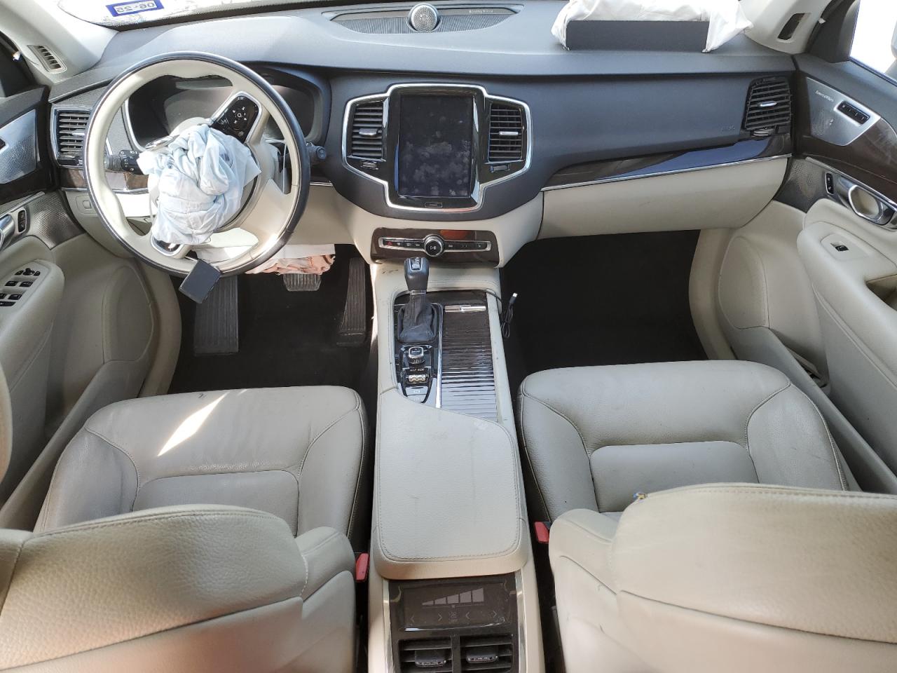 2017 Volvo XC90 - Image 8