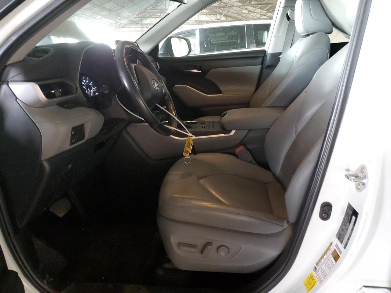 2020 Toyota Highlander - Image 7