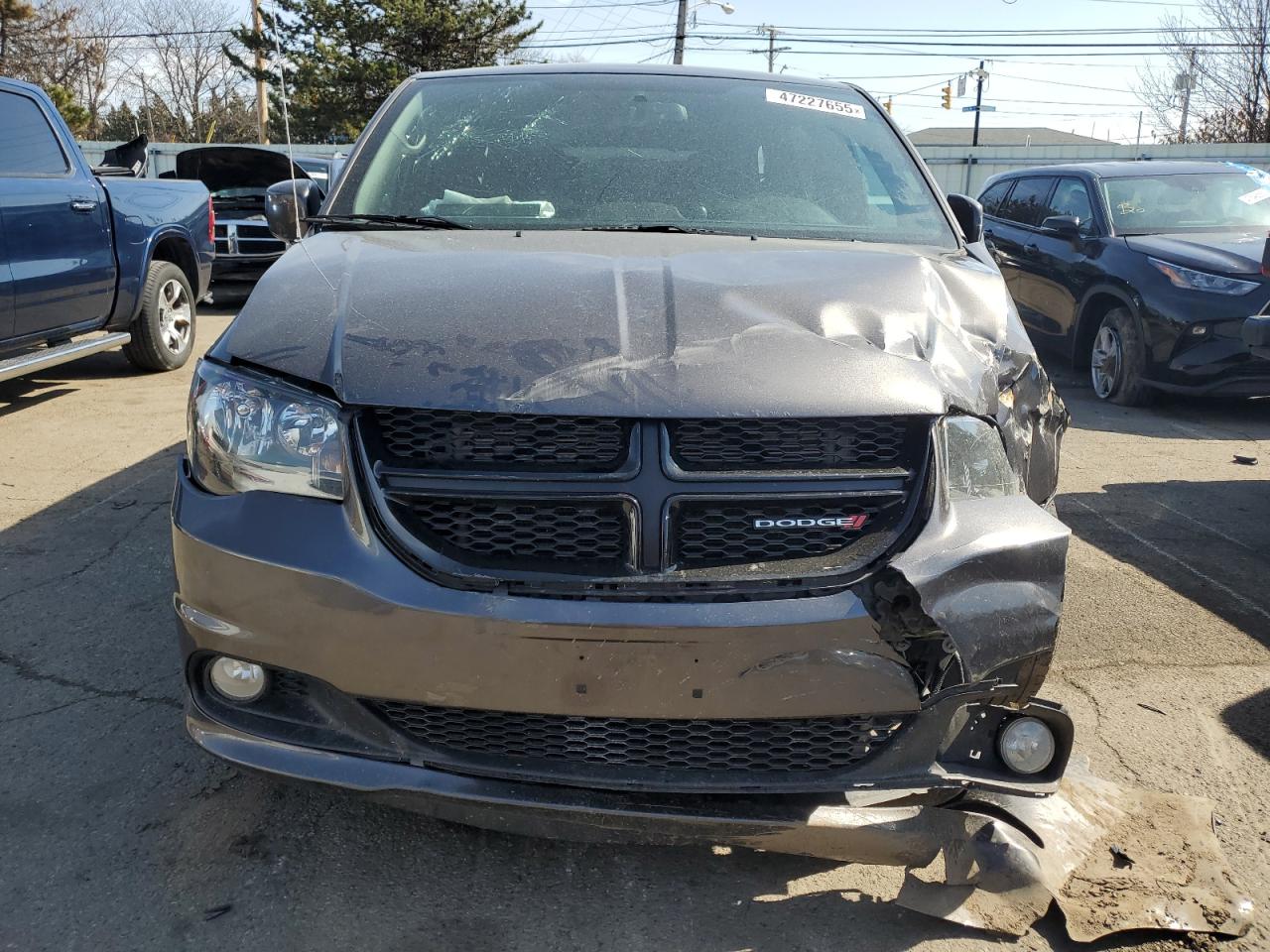 2018 Dodge Caravan - Image 5