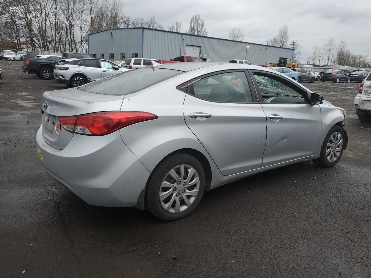 2012 Hyundai Elantra - Image 3