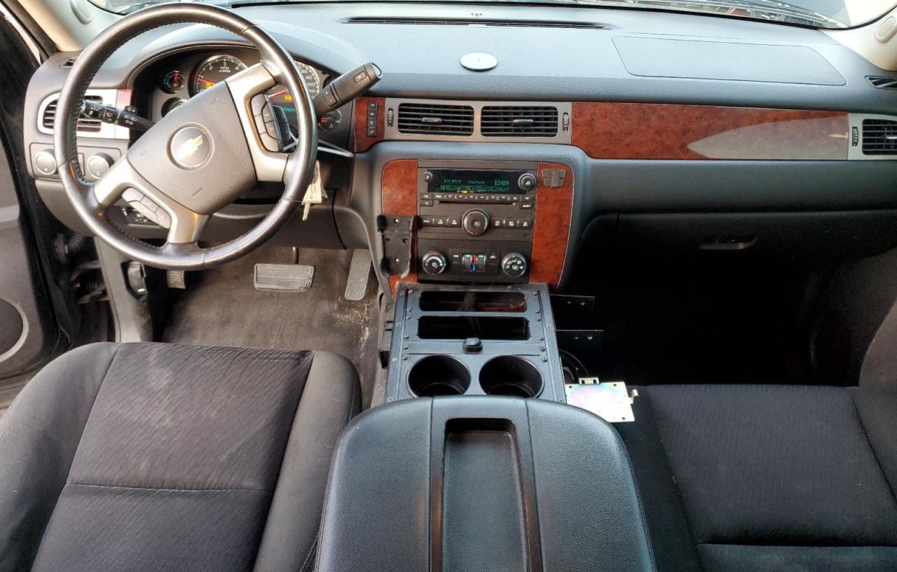 2013 Chevrolet Suburban - Image 8