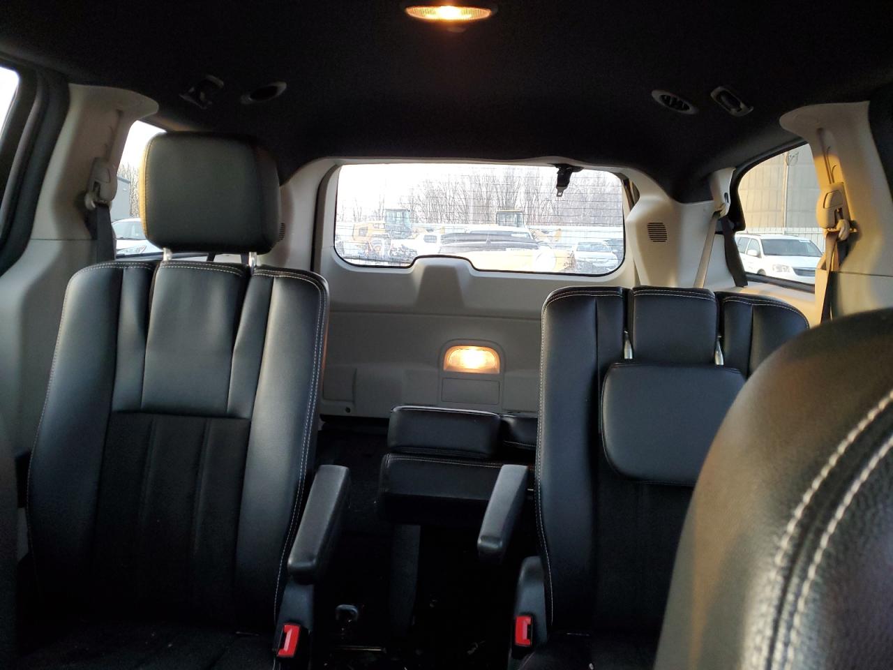 2019 Dodge Caravan - Image 10
