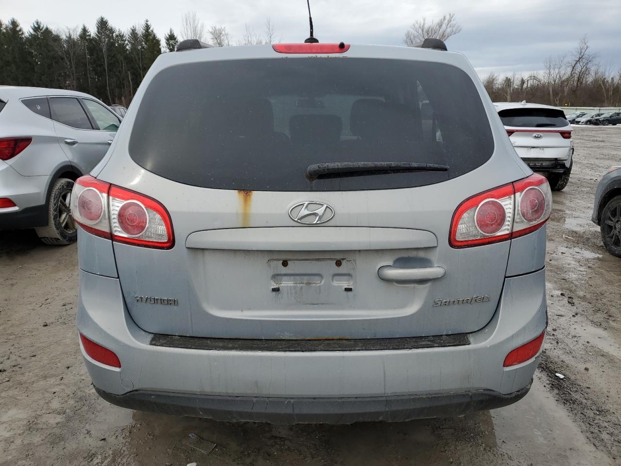 2010 Hyundai Santa Fe - Image 6