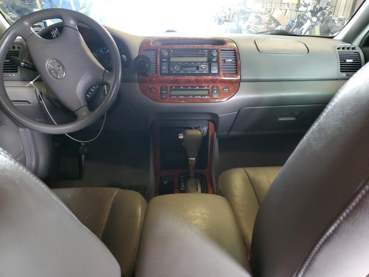 2004 Toyota Camry - Image 8