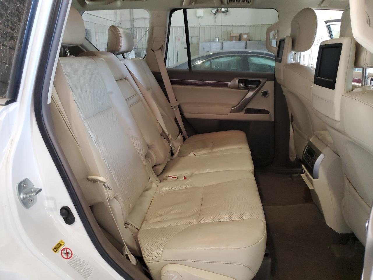 2012 Lexus GX - Image 11