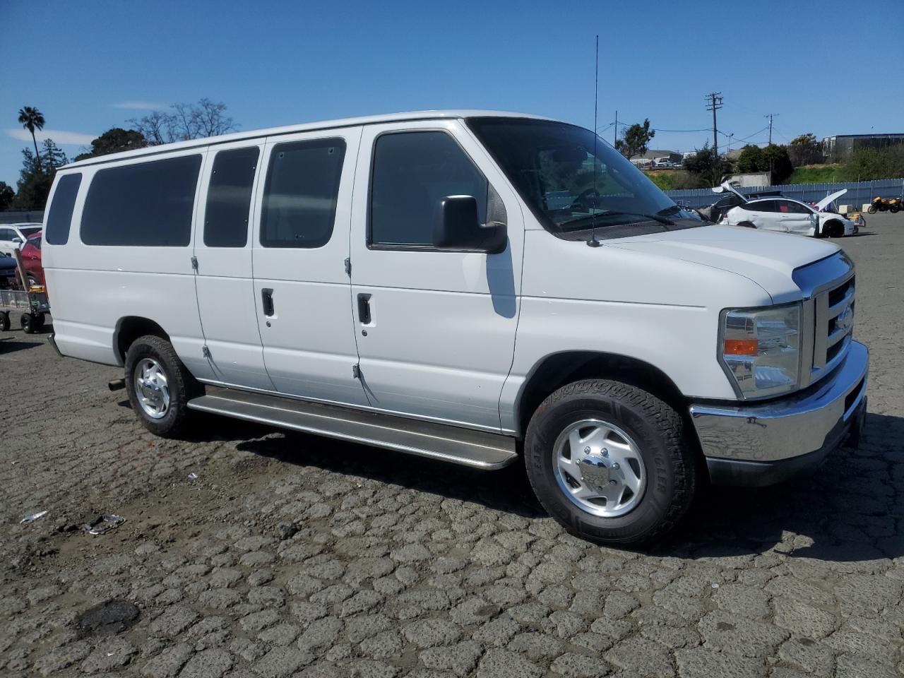 2014 Ford Econoline - Image 4