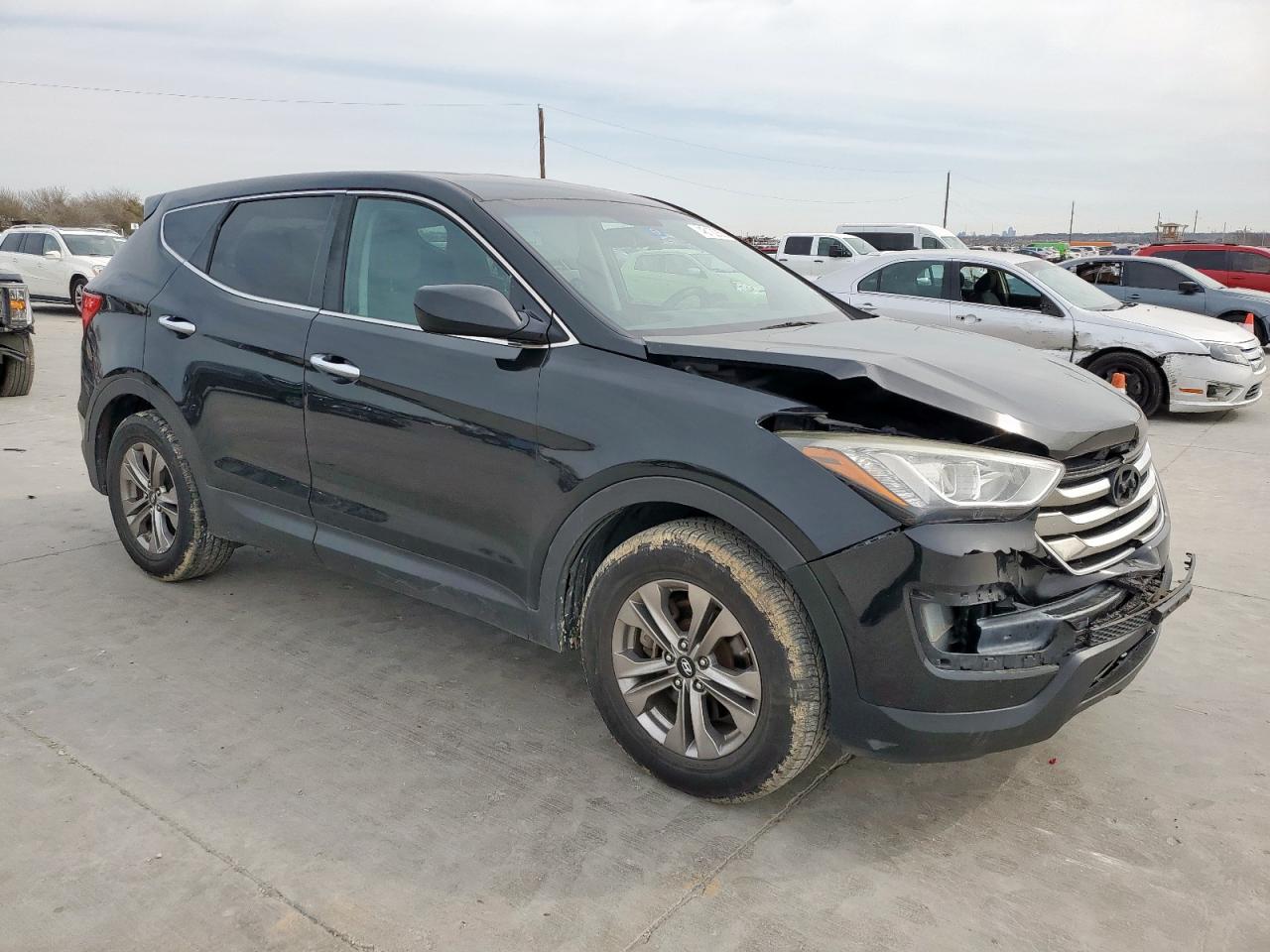 2016 Hyundai Santa Fe - Image 4