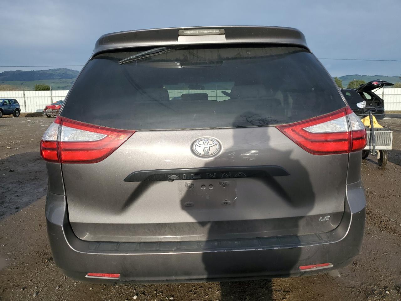 2015 Toyota Sienna - Image 6