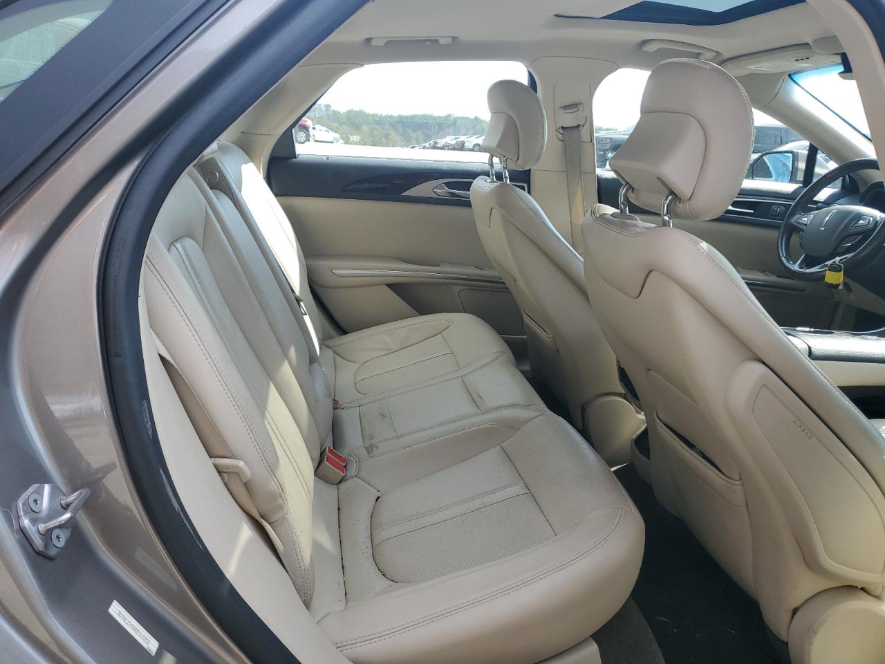 2016 Lincoln MKZ - Image 10