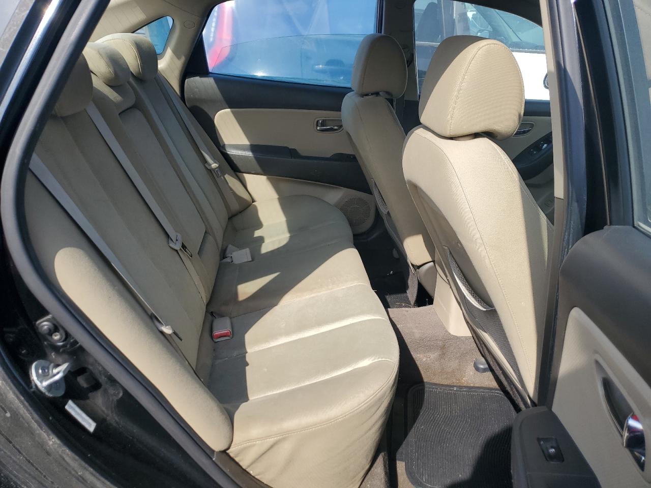 2010 Hyundai Elantra - Image 10