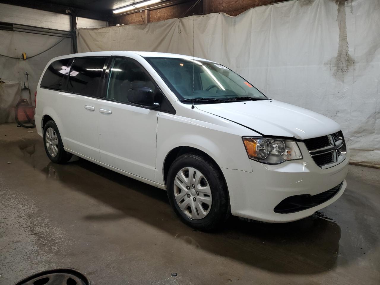 2018 Dodge Caravan - Image 4