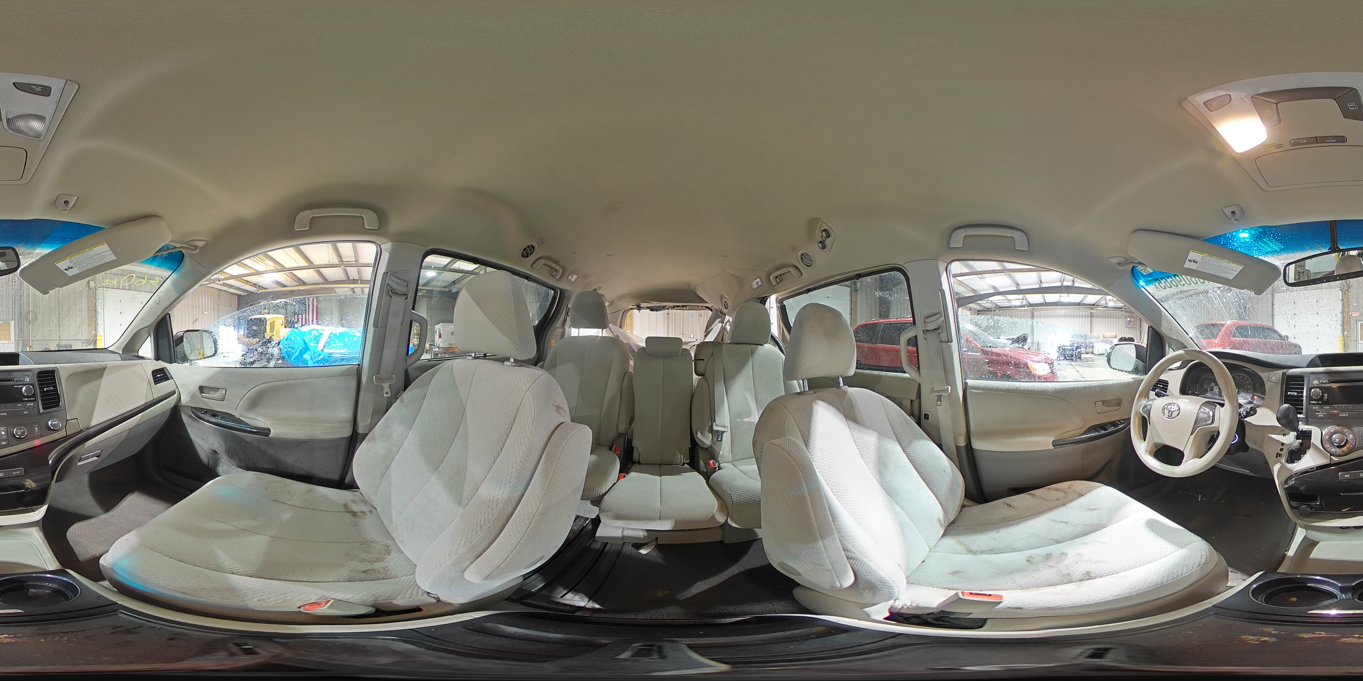 2012 Toyota Sienna - Image 13