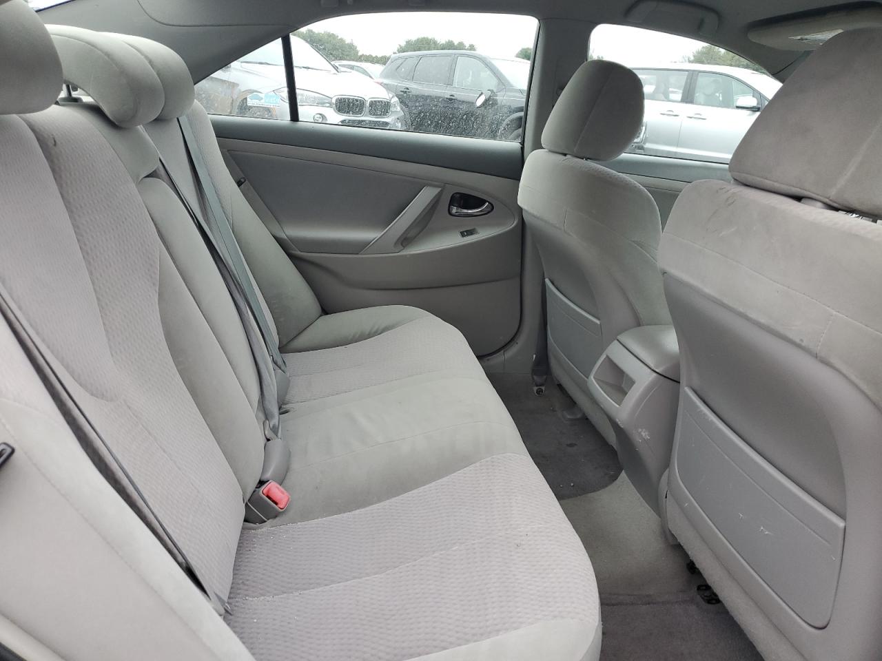 2010 Toyota Camry - Image 10