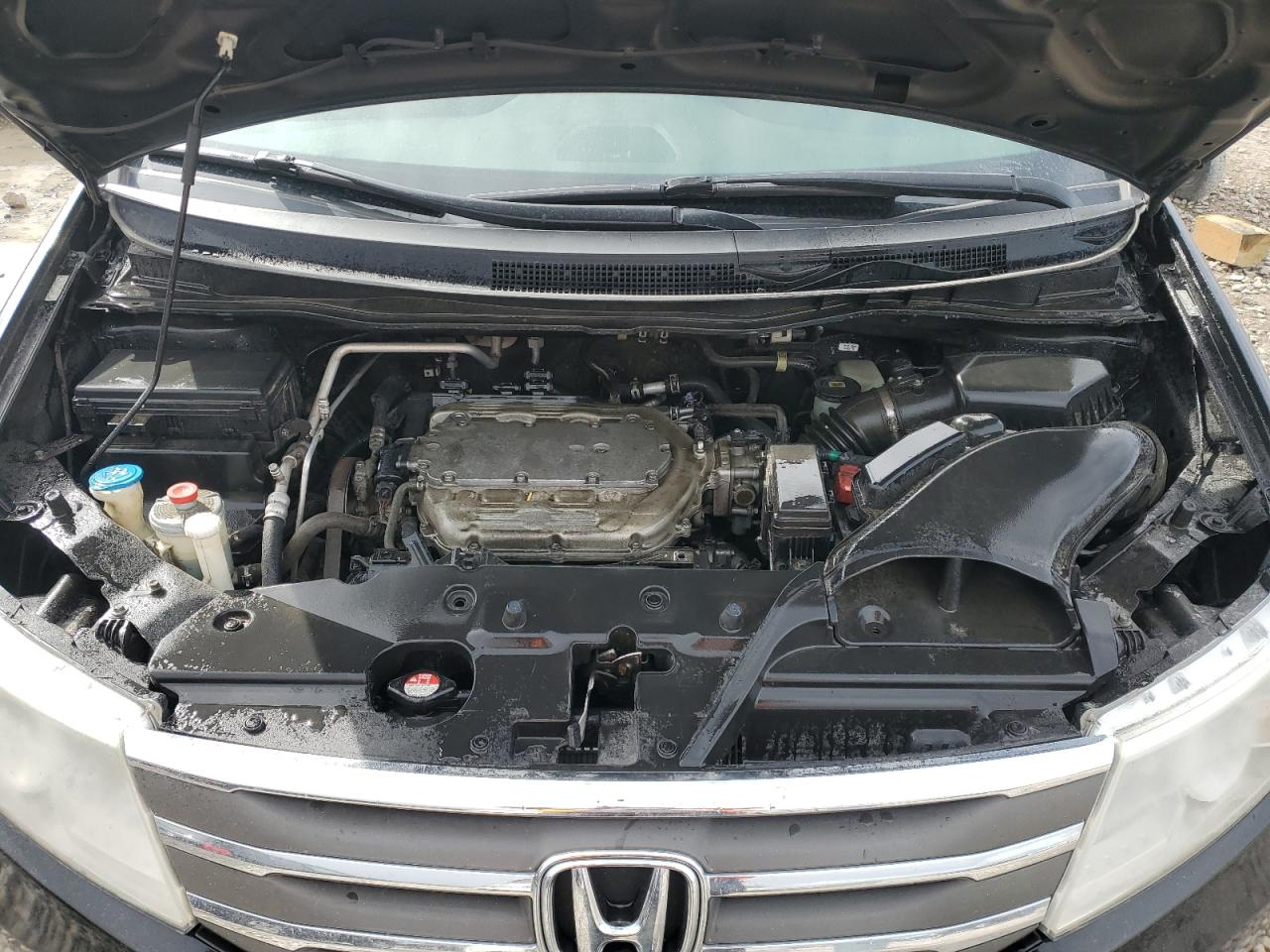 2011 Honda Odyssey - Image 12