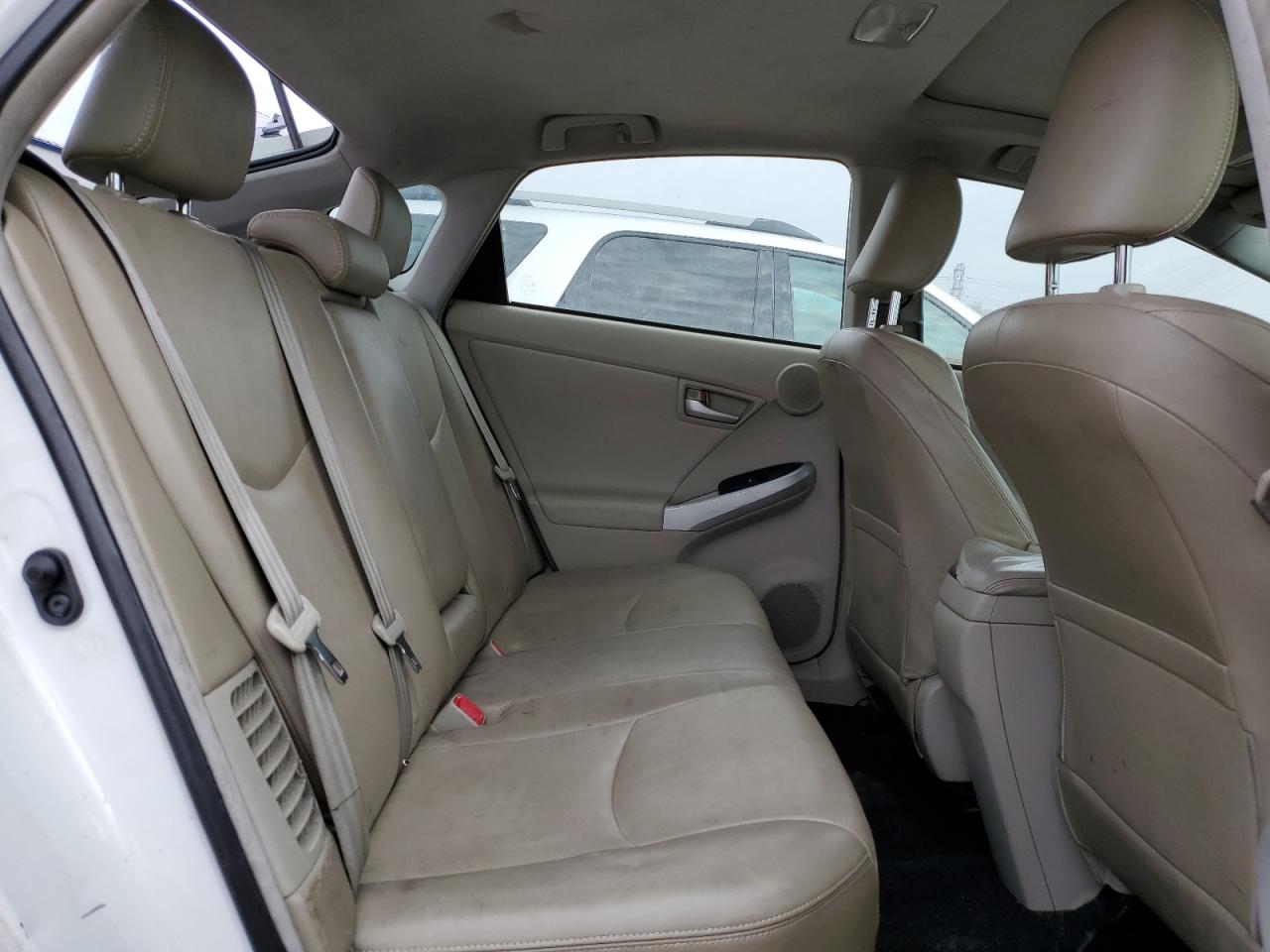 2012 Toyota Prius - Image 10