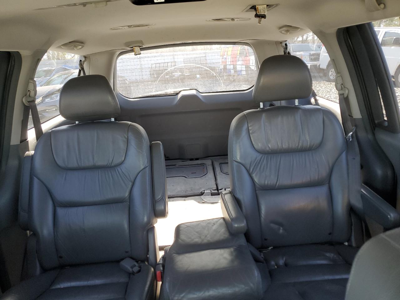 2005 Honda Odyssey - Image 10