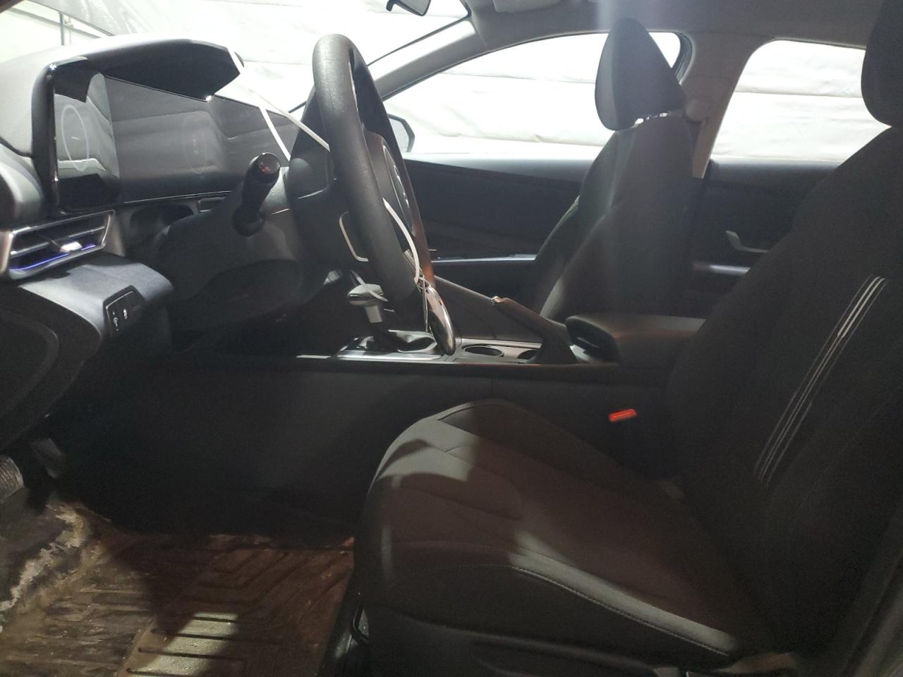 2024 Hyundai Elantra - Image 7