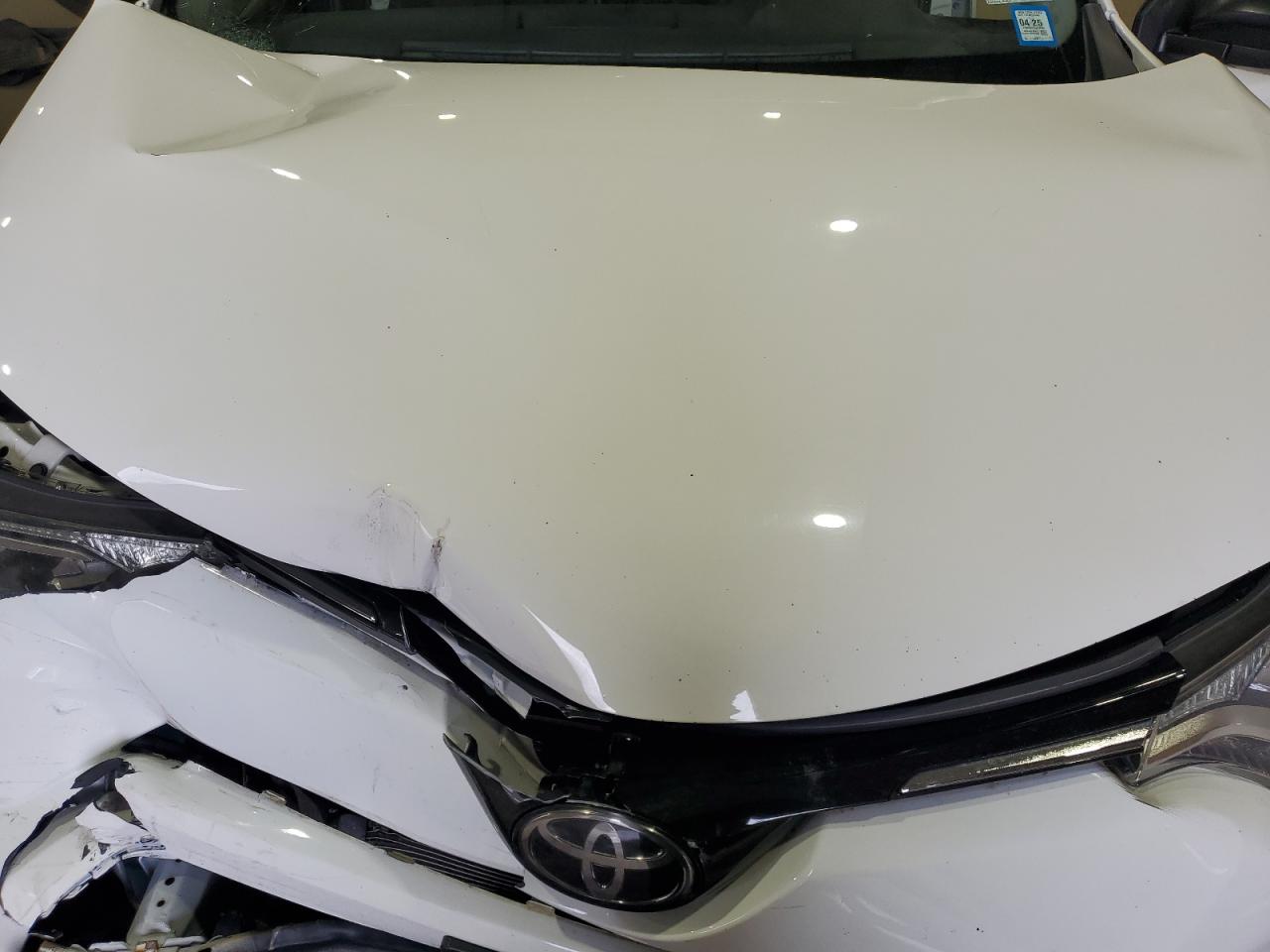 2018 Toyota RAV 4 - Image 12