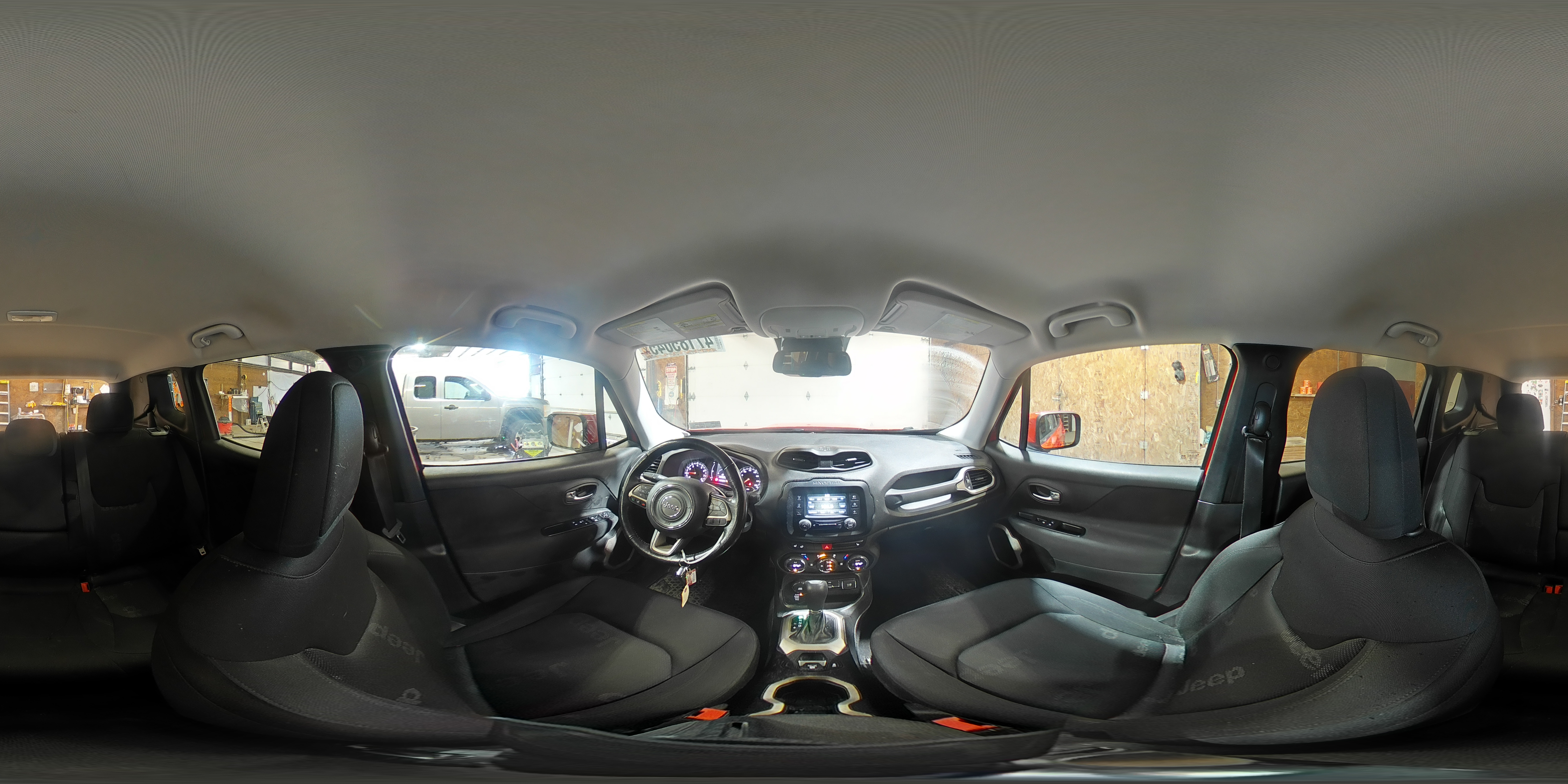 2017 Jeep Renegade - Image 16