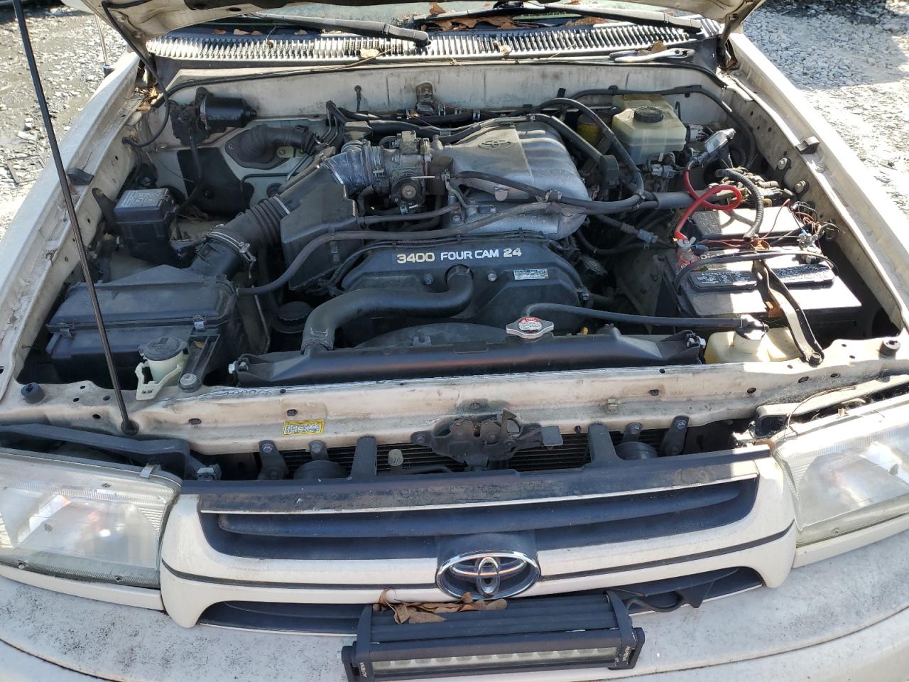 2002 Toyota 4Runner - Image 12