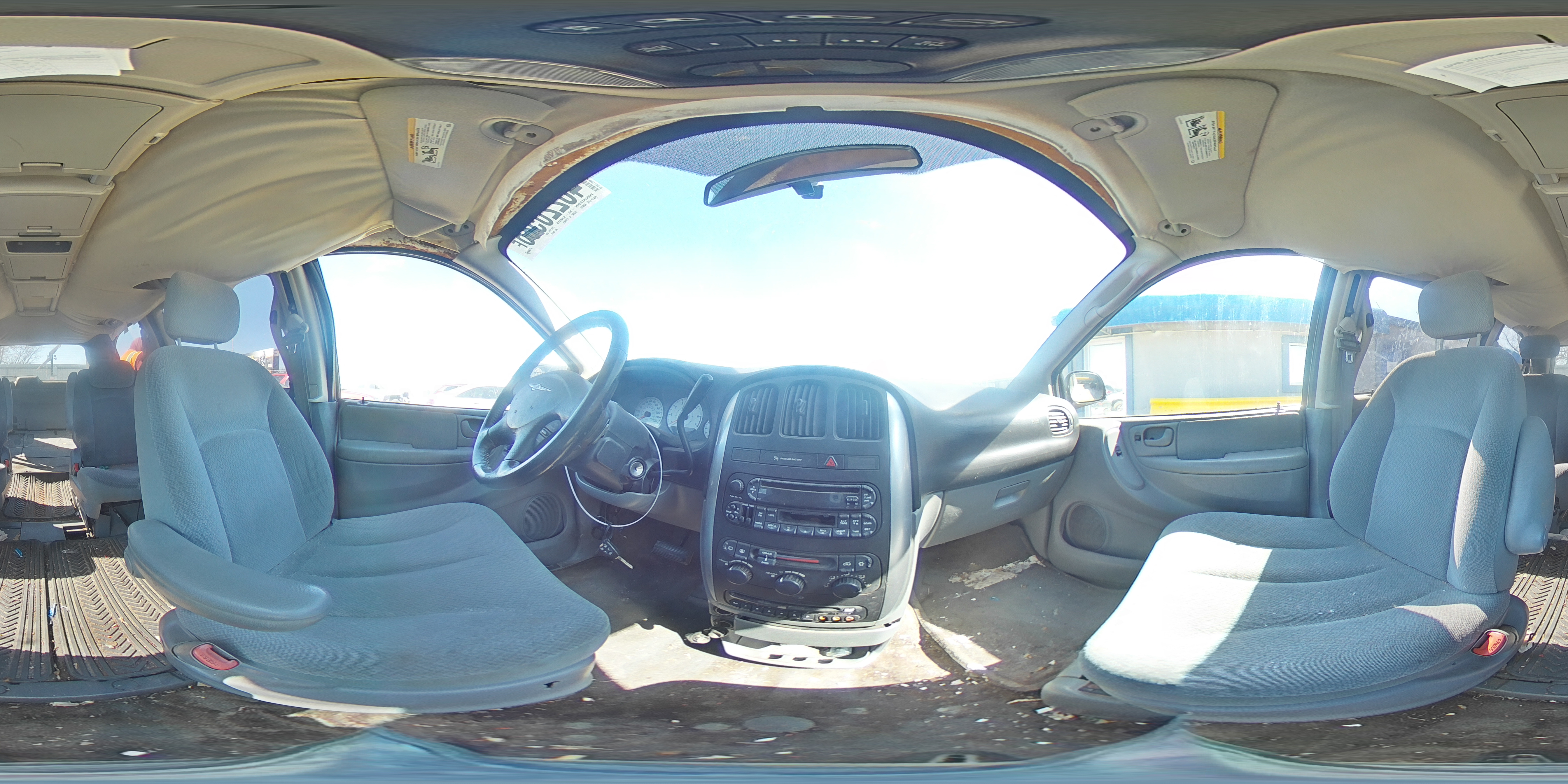 2005 Chrysler Town & Country - Image 14