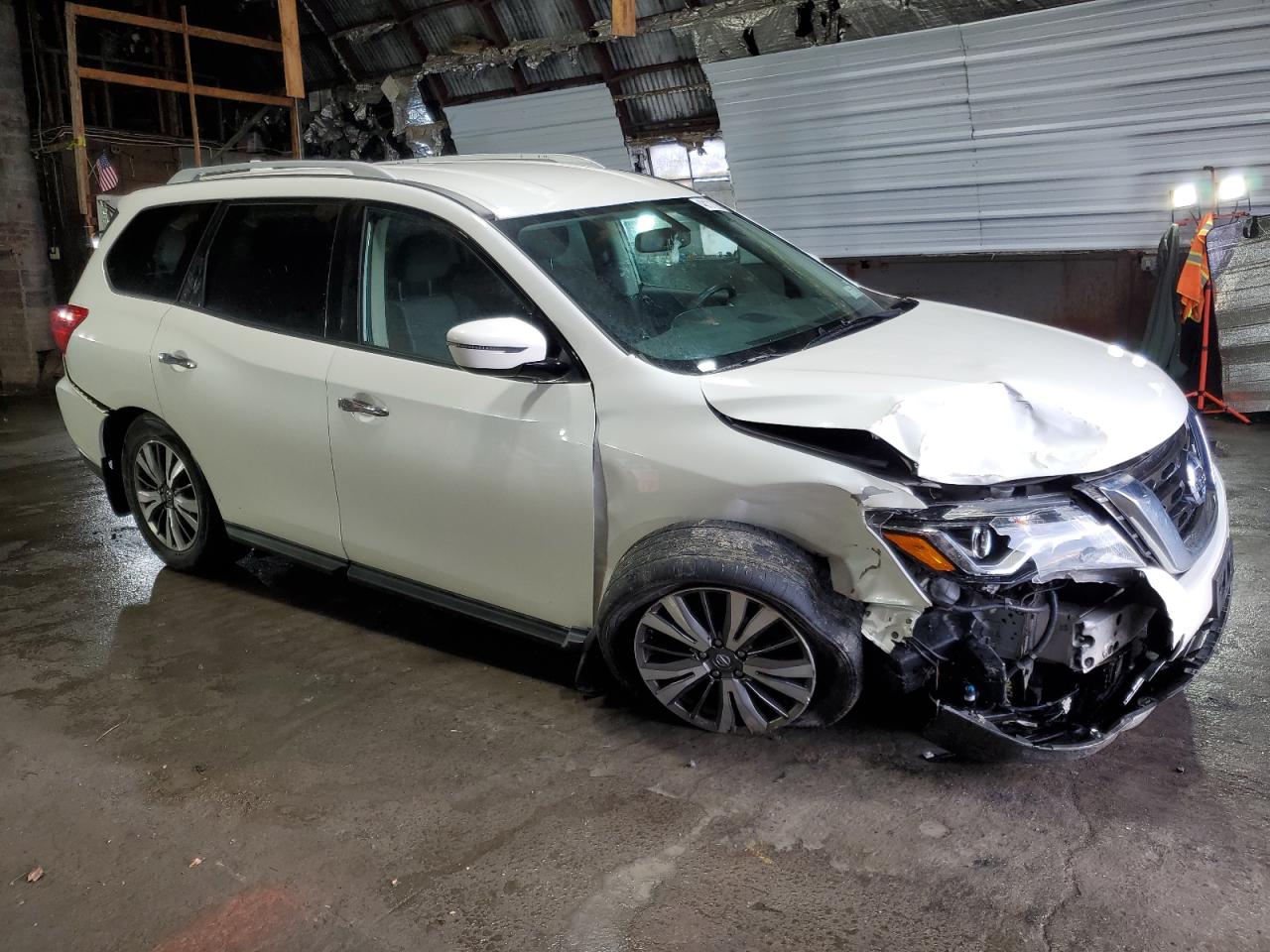 2019 Nissan Pathfinder - Image 4