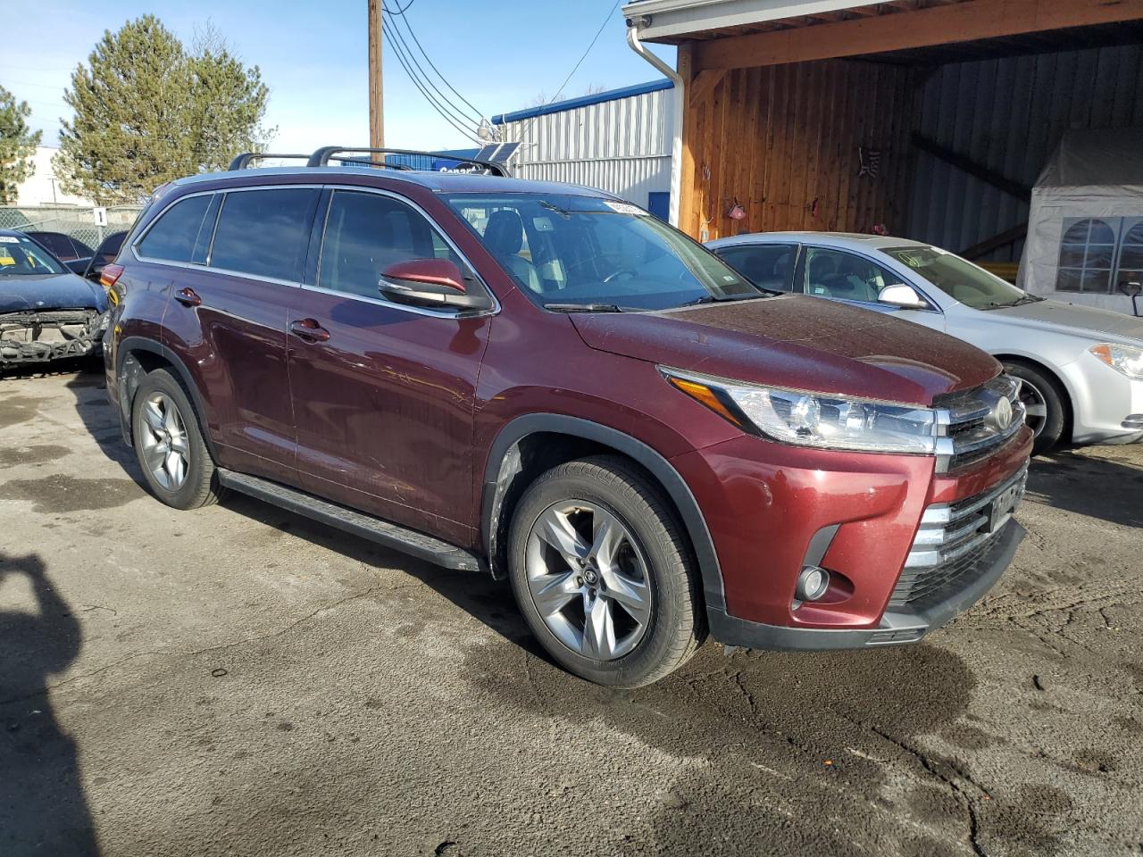 2017 Toyota Highlander - Image 4
