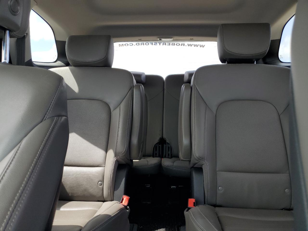 2017 Hyundai Santa Fe - Image 10
