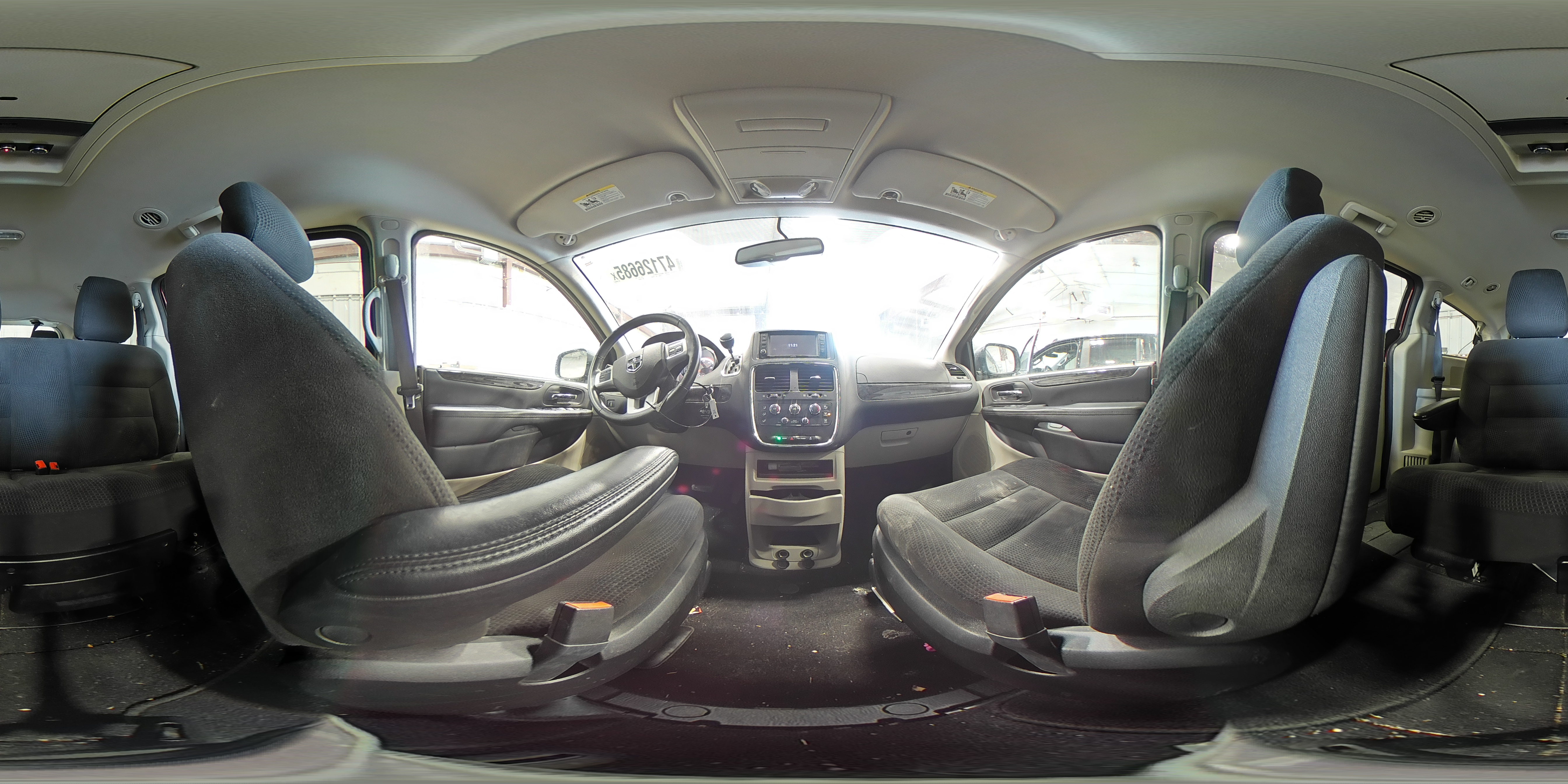 2017 Dodge Caravan - Image 15