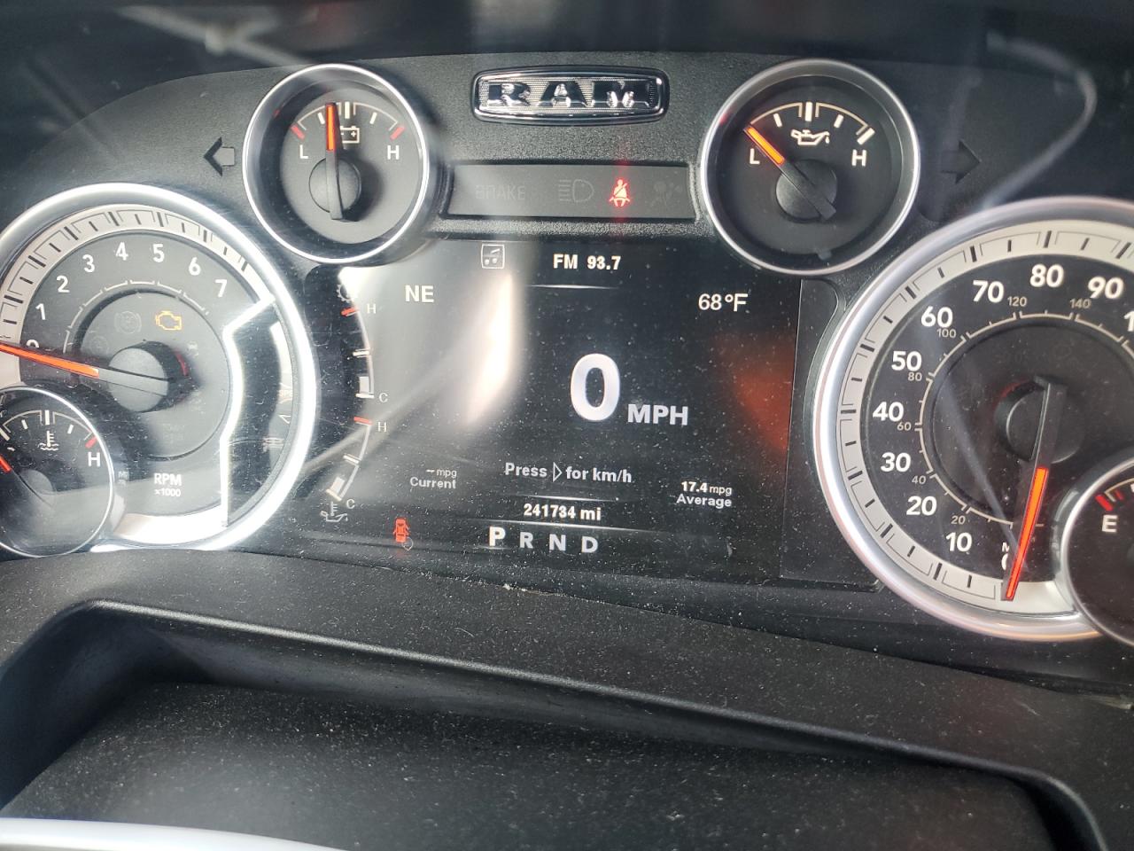 2014 RAM 1500 - Image 9