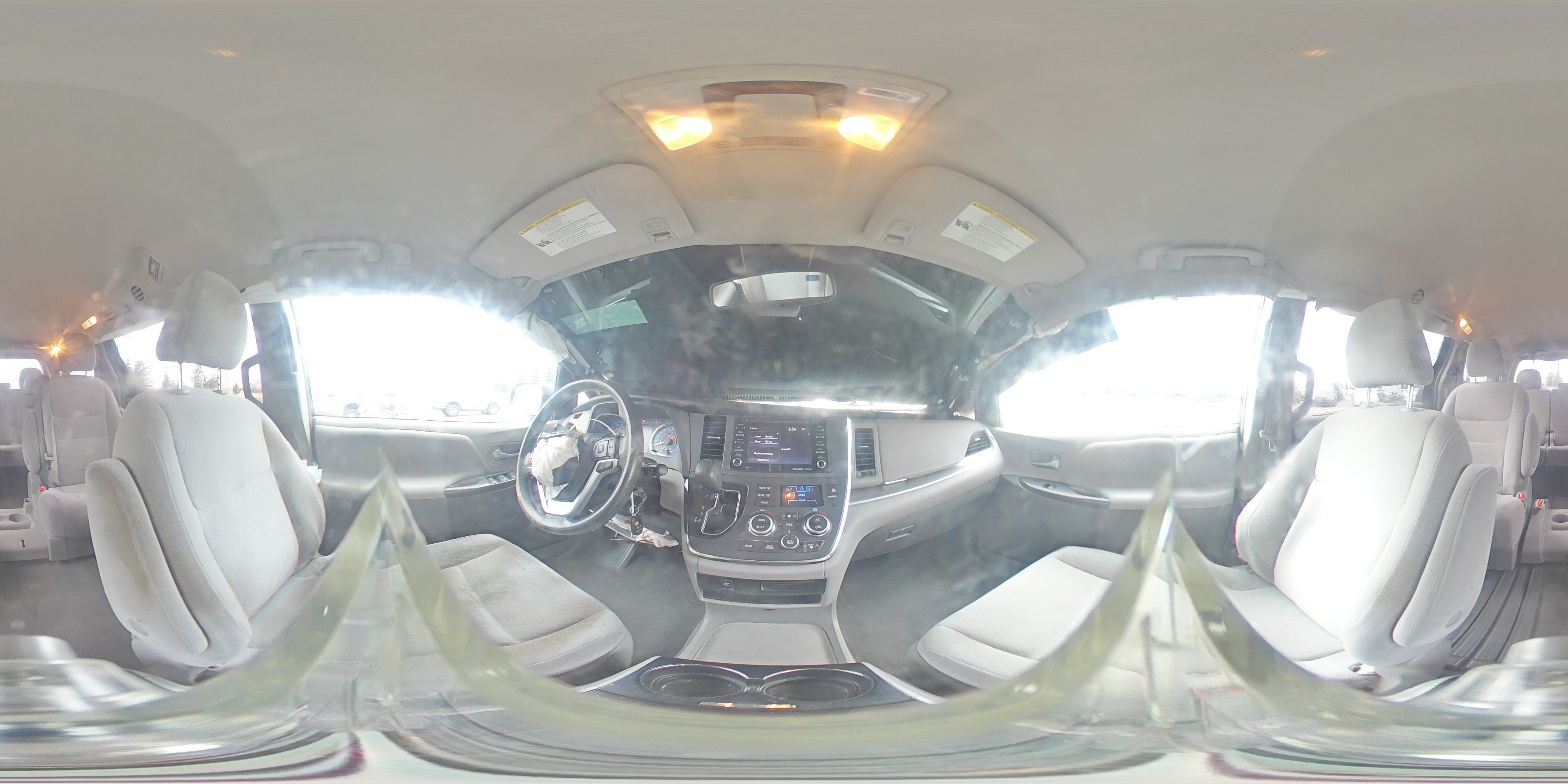 2018 Toyota Sienna - Image 13