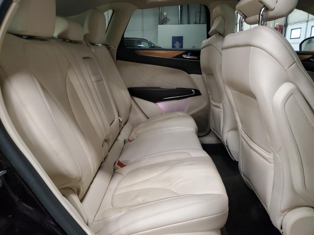2015 Lincoln MKZ - Image 11