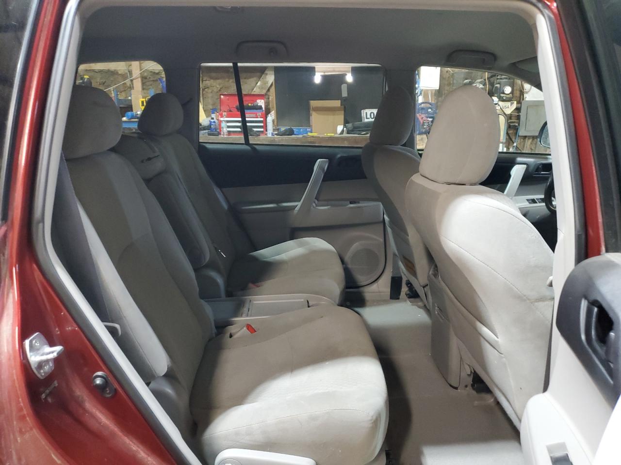 2010 Toyota Highlander - Image 11