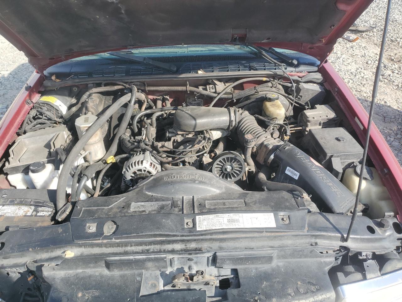 2001 Chevrolet S-10 Pickup - Image 12