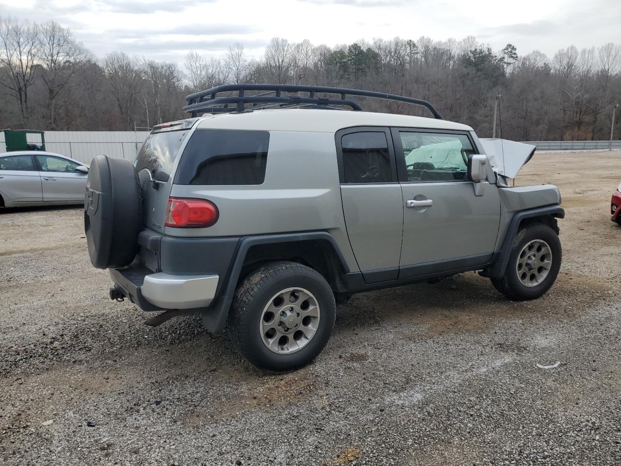 2011 Toyota FJ Cruiser - Image 3