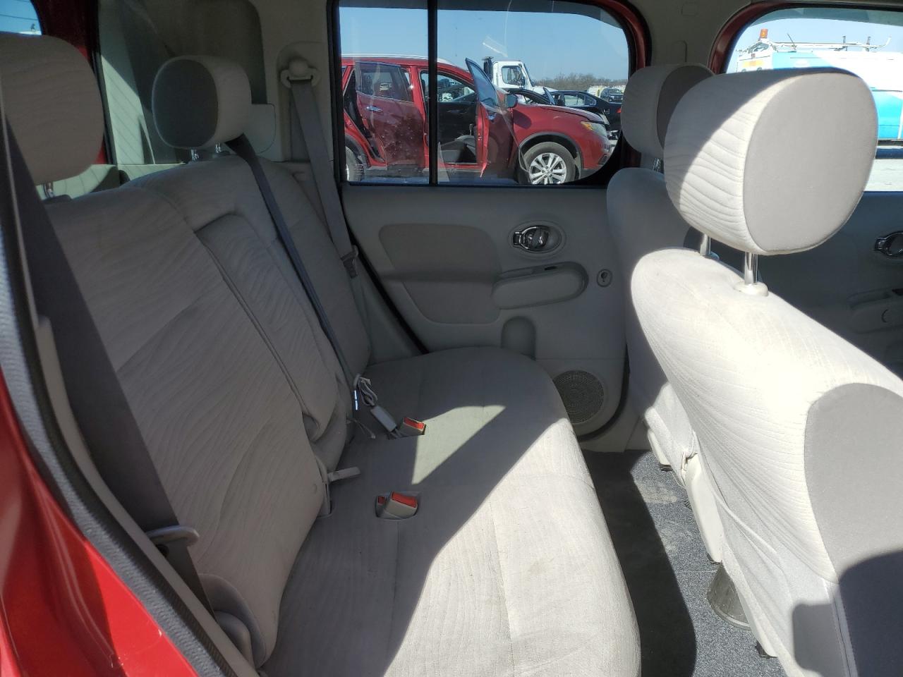 2011 Nissan Cube - Image 11