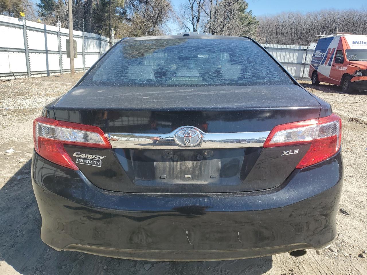 2014 Toyota Camry - Image 6