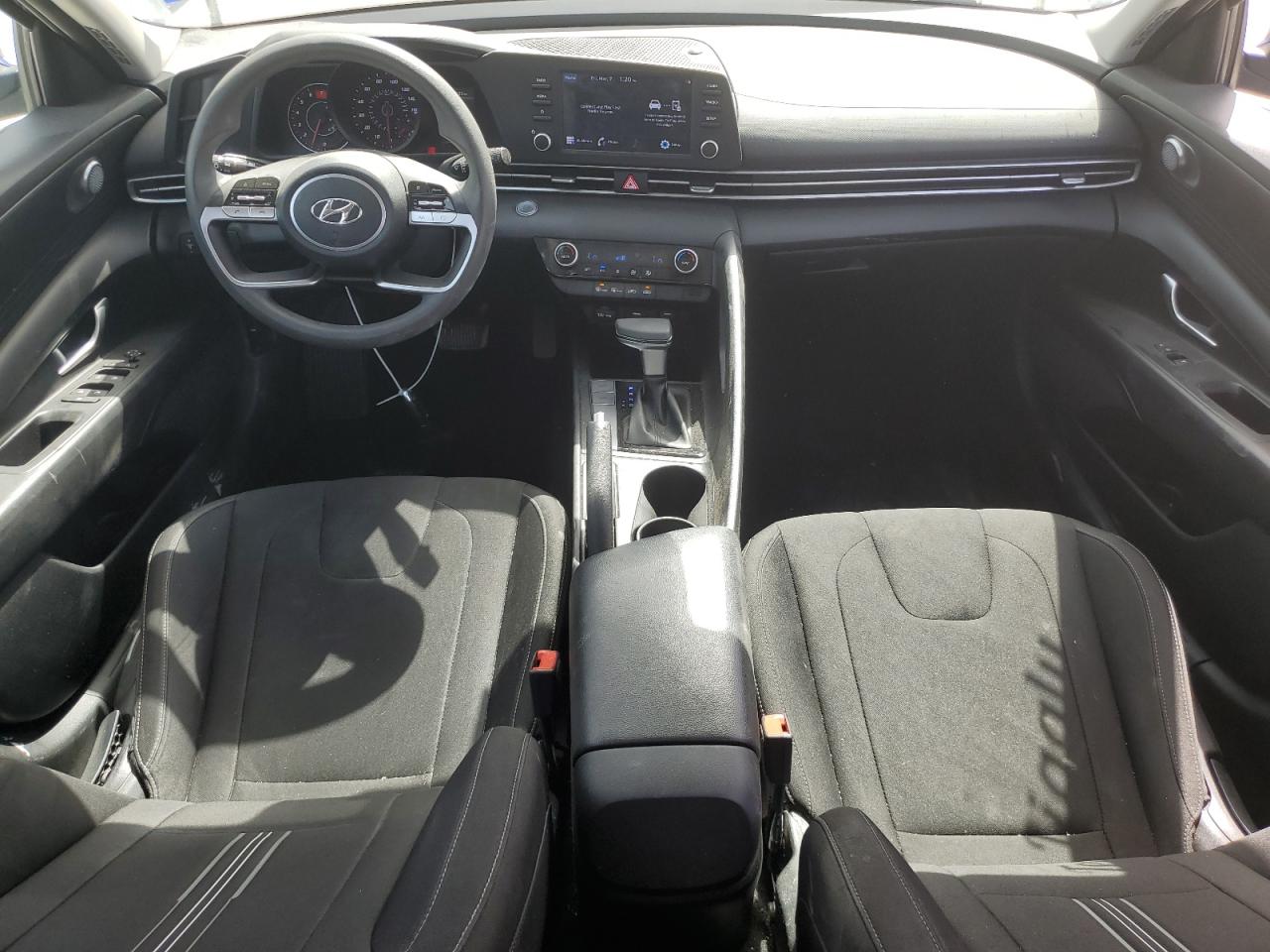 2021 Hyundai Elantra - Image 8
