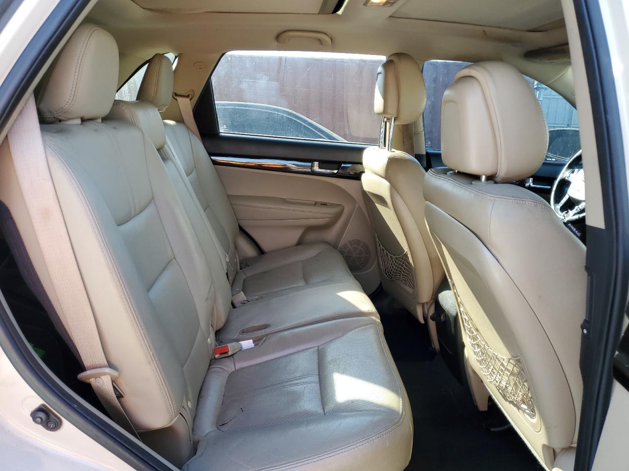 2011 Kia Sorento - Image 11