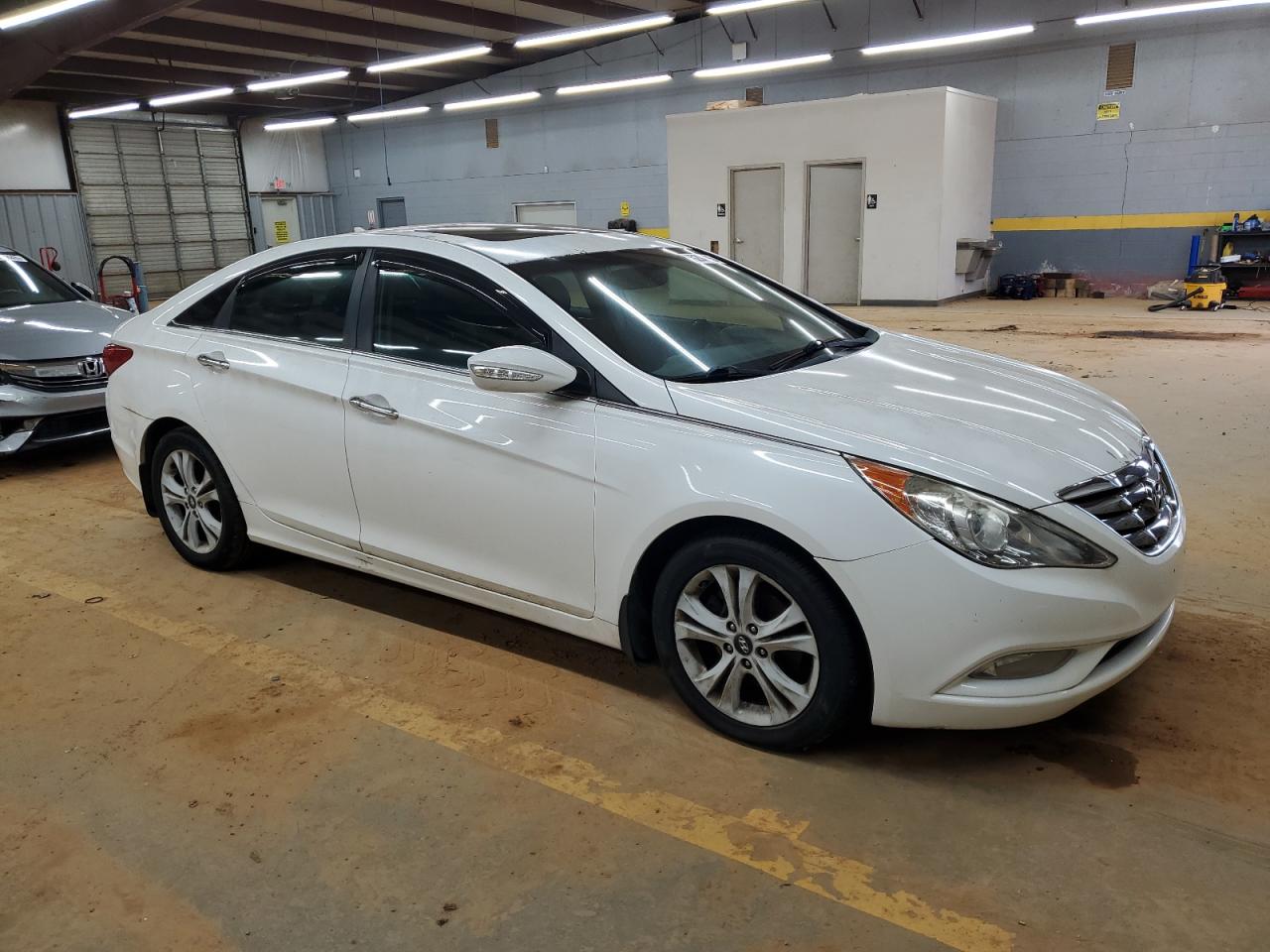 2011 Hyundai Sonata - Image 4