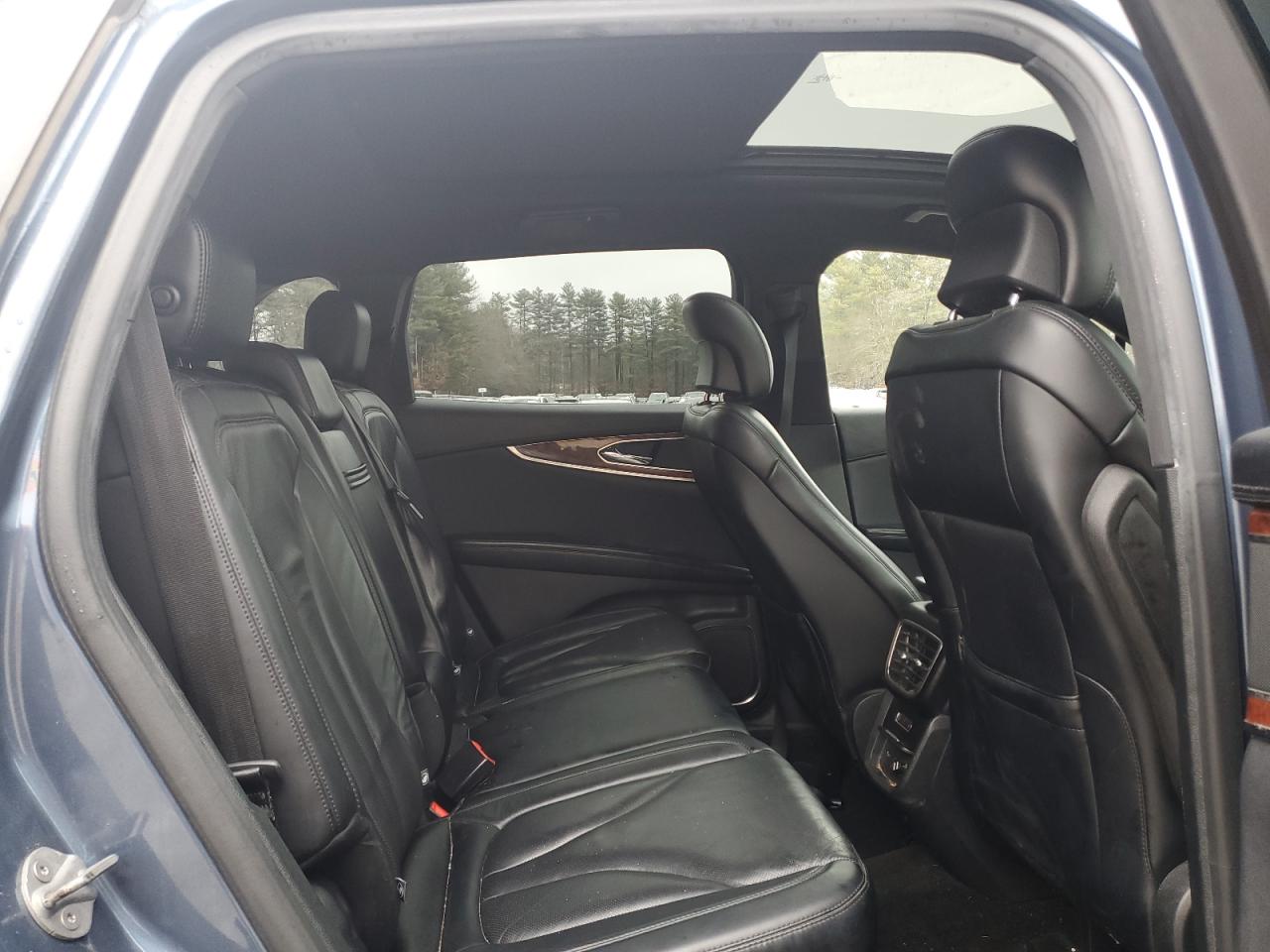 2018 Lincoln MKX - Image 11