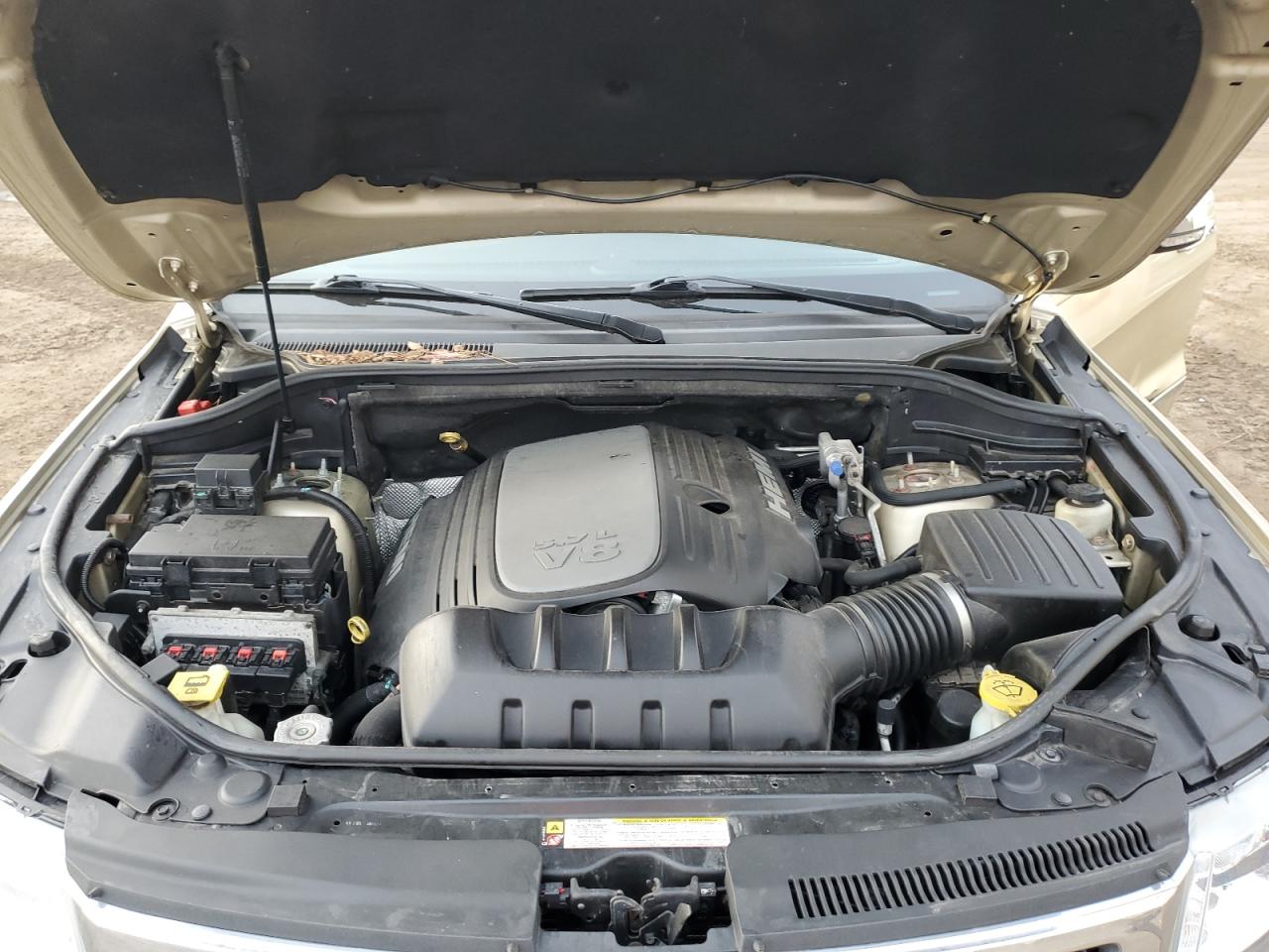 2011 Jeep Grand Cherokee - Image 12