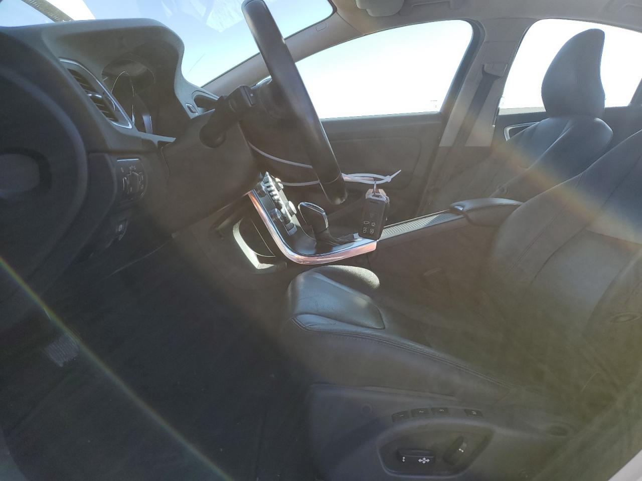 2016 Volvo S60 - Image 7