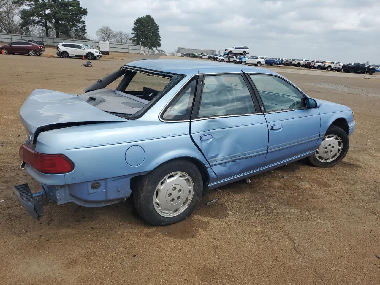 1994 Ford Taurus - Image 3